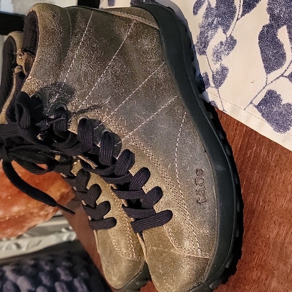 New Taos Trail Mix Ankle Boots - Picture 2 of 9